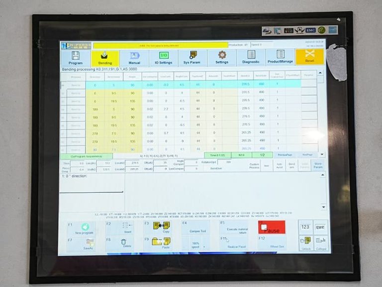 Pantalla de control con detección de espesor