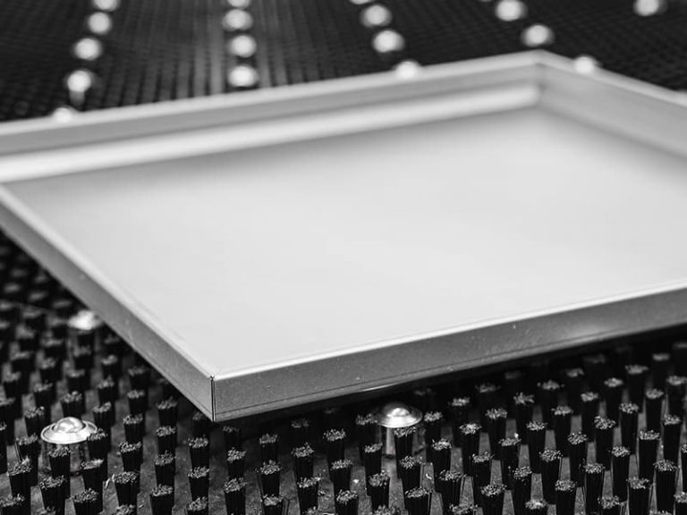 Panel plegado con paneladora automática