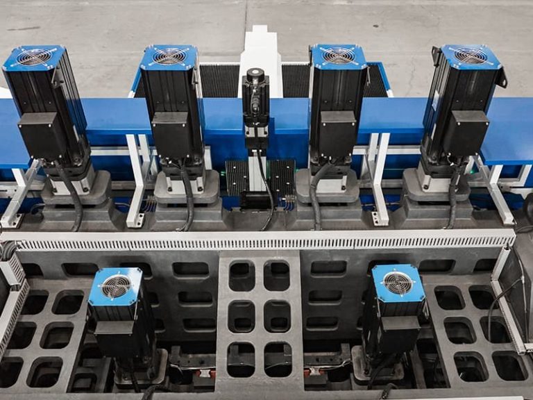 Servomotores de la paneladora automática