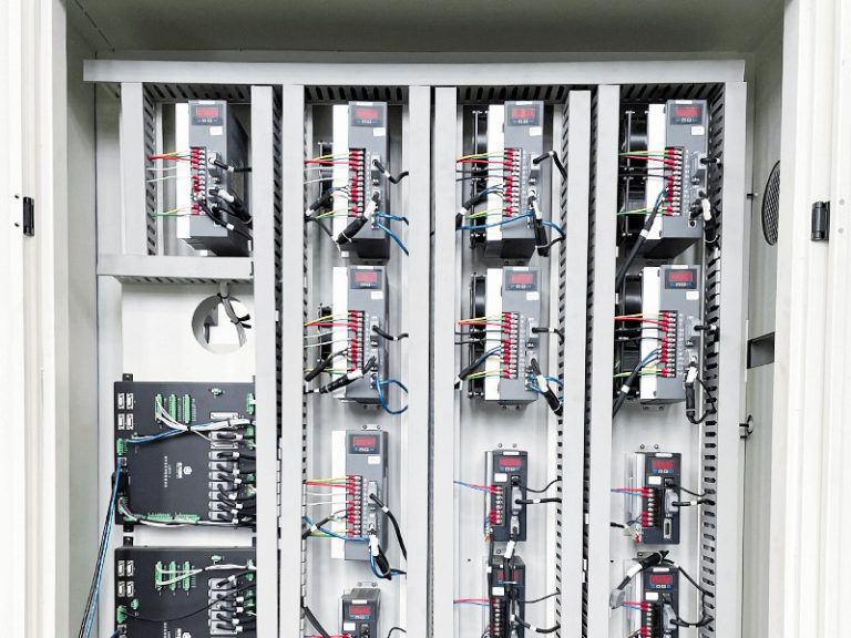 Armario eléctrico de la paneladora
